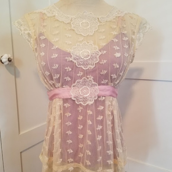 Anthropologie Maiden Lace Appliqué top (size 0) - Picture 1 of 8
